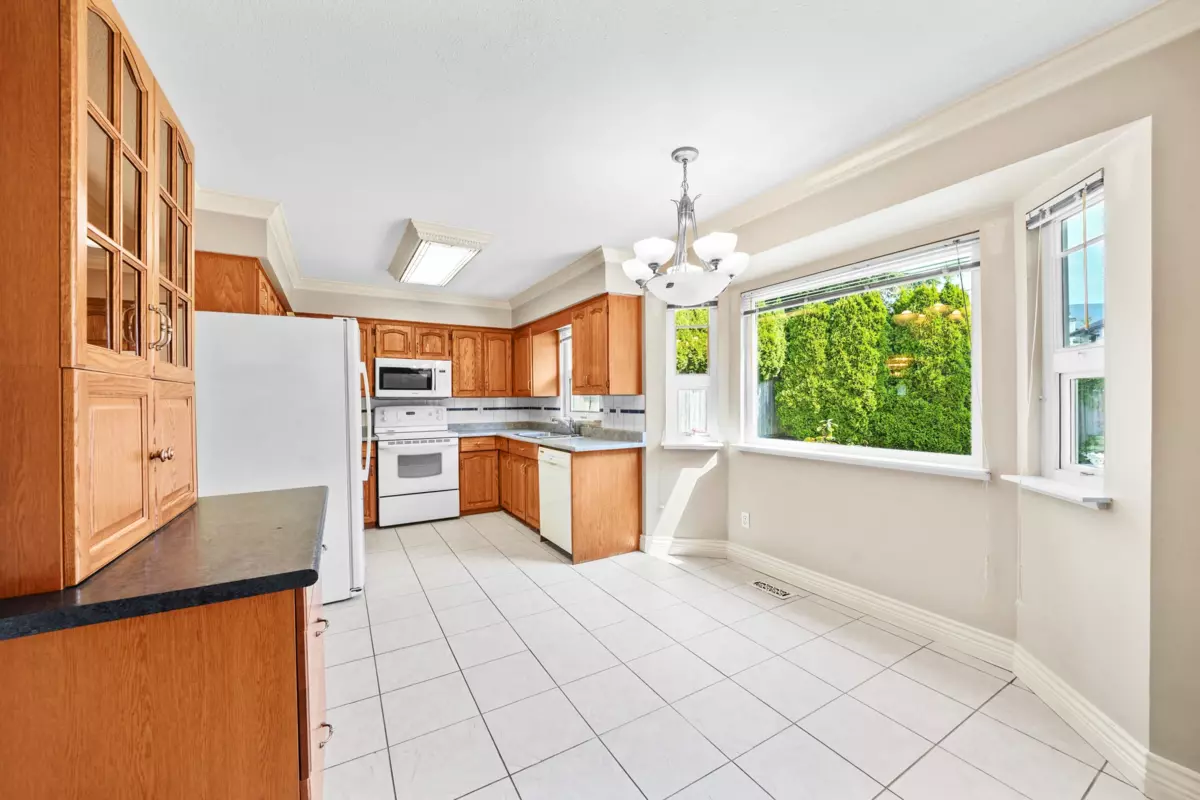 Living Room Photo of 3731 Bracewell Court, Port Coquitlam, BC