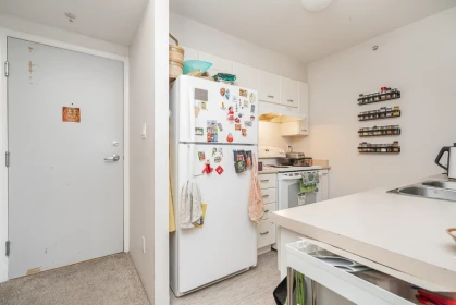 Walk-In Closet Photo of 906 3438 Vanness Avenue, Vancouver, BC