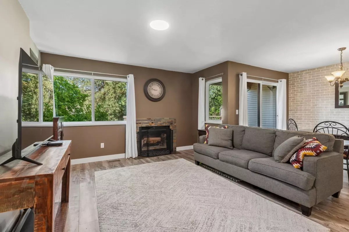 Living Room Photo of 110 1210 Falcon Drive, Coquitlam, BC