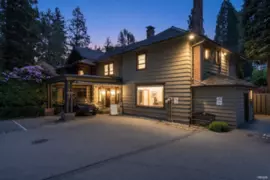 207 235 Keith Road, West Vancouver, BC