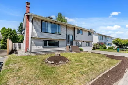 6161 Dundee Place, Chilliwack, BC, Chilliwack — Single Family Residence for sale