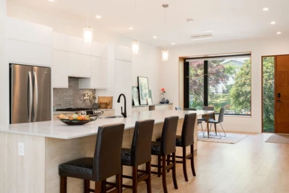 Breakfast Nook Photo of 258 April Road, Port Moody, BC
