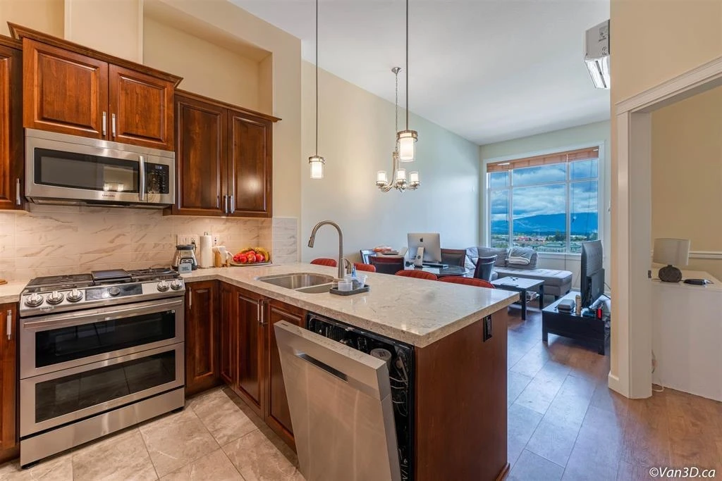 Family Room Photo of 606 20290 86 Avenue, Langley, BC