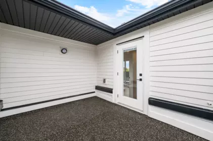 Hot Tub / Spa Photo of 4 3065 Charles Street, Vancouver, BC