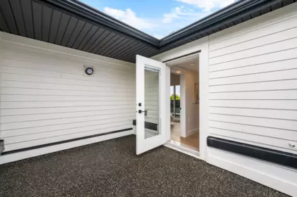 Swimming Pool Photo of 4 3065 Charles Street, Vancouver, BC