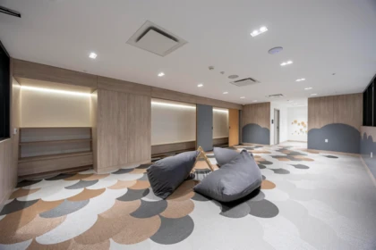 Entry Foyer Photo of 637 6808 Minoru Boulevard, Richmond, BC