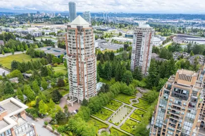 902 6838 Station Hill Drive, Burnaby, BC, Burnaby — Apartment/Condo for sale