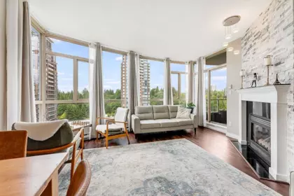 902 6838 Station Hill Drive, Burnaby, BC, Burnaby — Apartment/Condo for sale