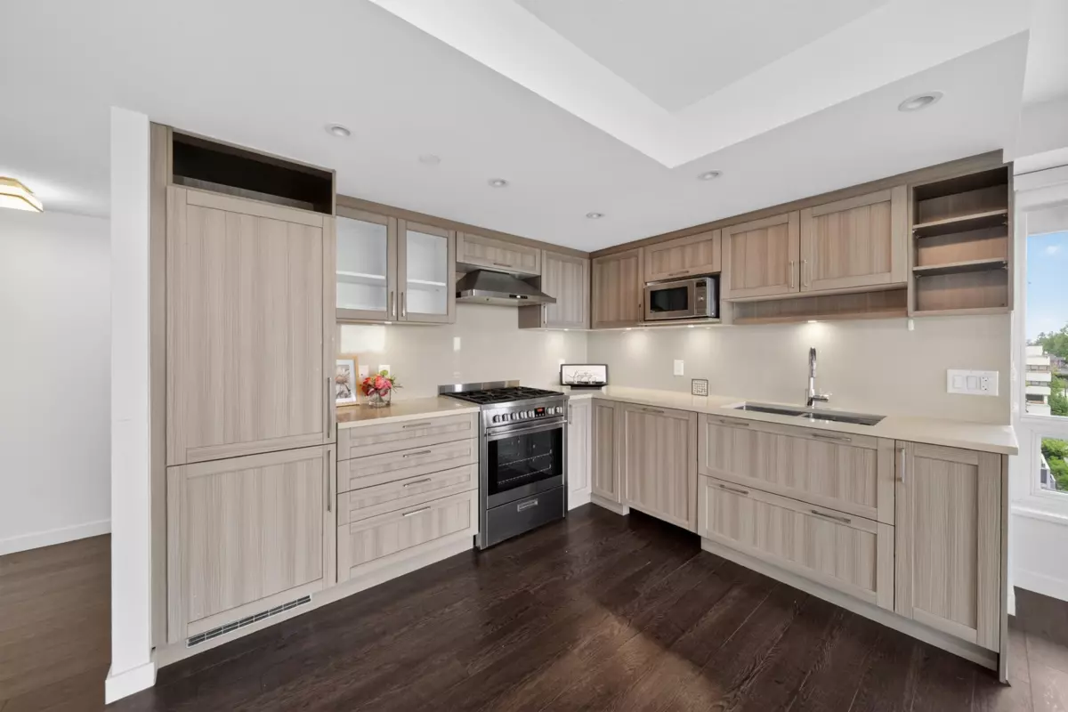 Living Room Photo of 1502 5470 Ormidale Street, Vancouver, BC