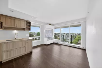 Walk-In Closet Photo of 1502 5470 Ormidale Street, Vancouver, BC