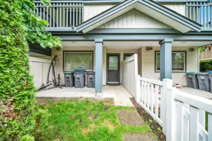 Front Yard Photo of 64 19250 65 Avenue, Surrey, BC