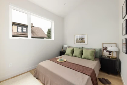 Bedroom 2 Photo of 1 595 E 49th Avenue, Vancouver, BC