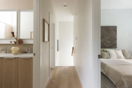 Guest Bathroom Photo of 1 595 E 49th Avenue, Vancouver, BC