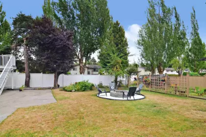 Office / Den Photo of 17134 62 Avenue, Surrey, BC