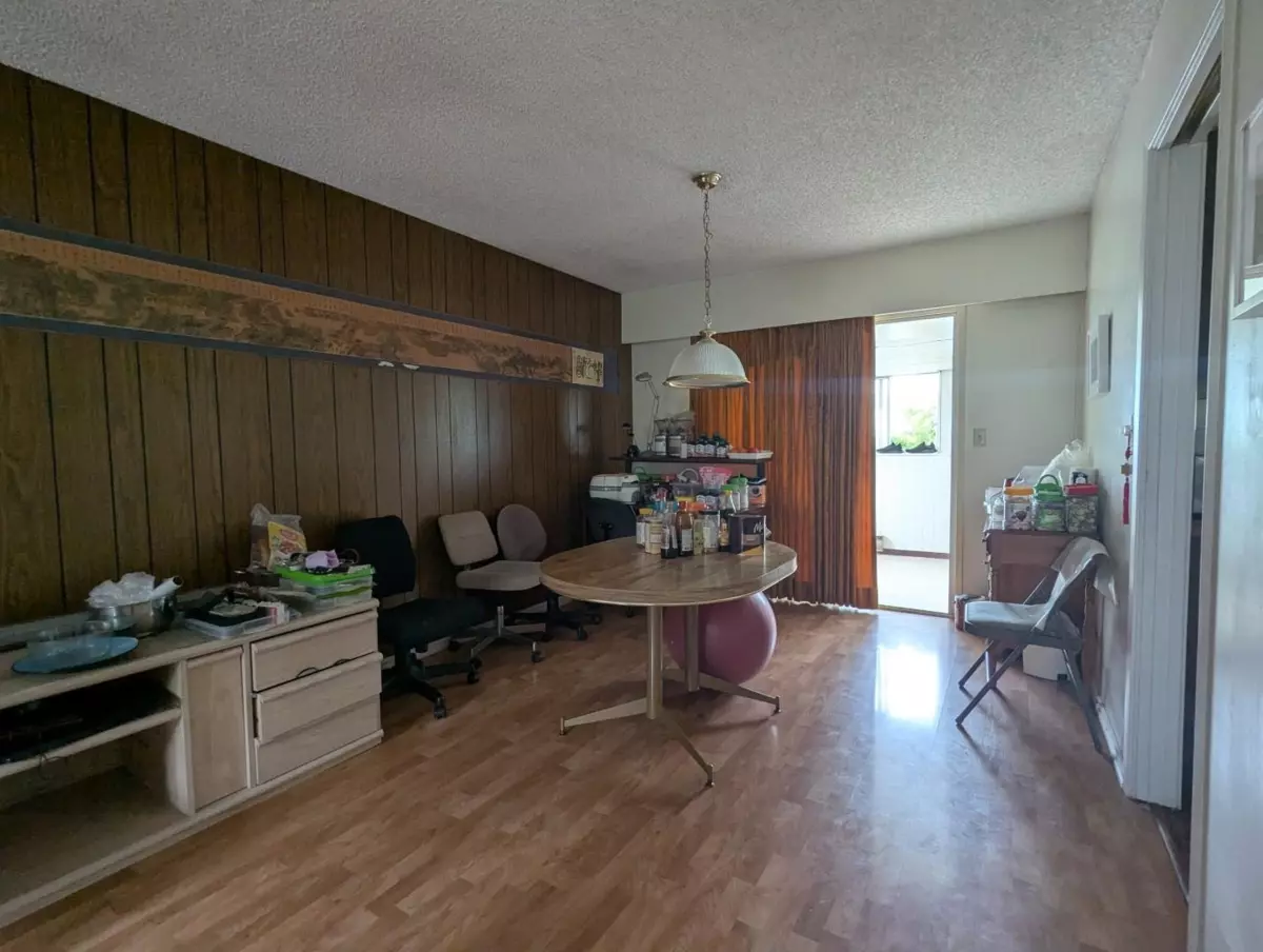 Family Room Photo of 9880 Francis Road, Richmond, BC