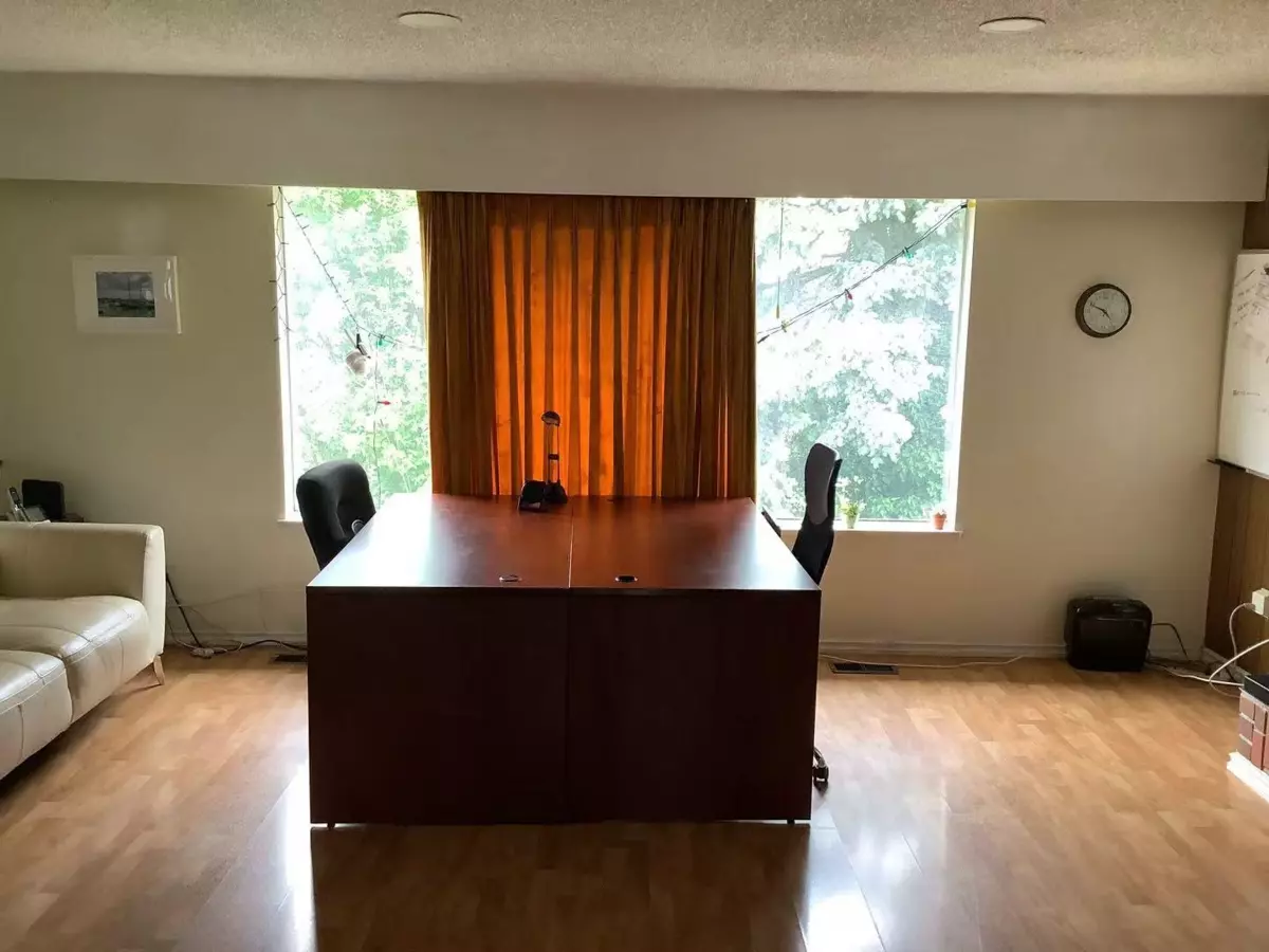 Living Room Photo of 9880 Francis Road, Richmond, BC