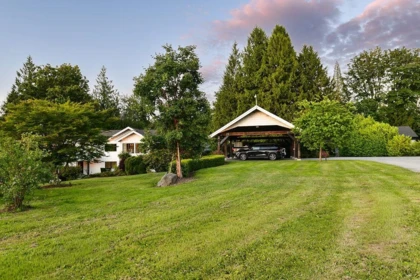 Swimming Pool Photo of 25125 72 Avenue, Langley, BC
