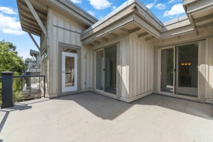 Basement Recreation Room Photo of 421 15385 101a Avenue, Surrey, BC