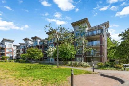 Playground / Recreational Area Near 421 15385 101a Avenue, Surrey, BC