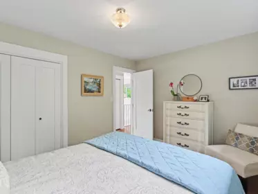 Primary Bathroom Photo of 15876 Roper Avenue, White Rock, BC