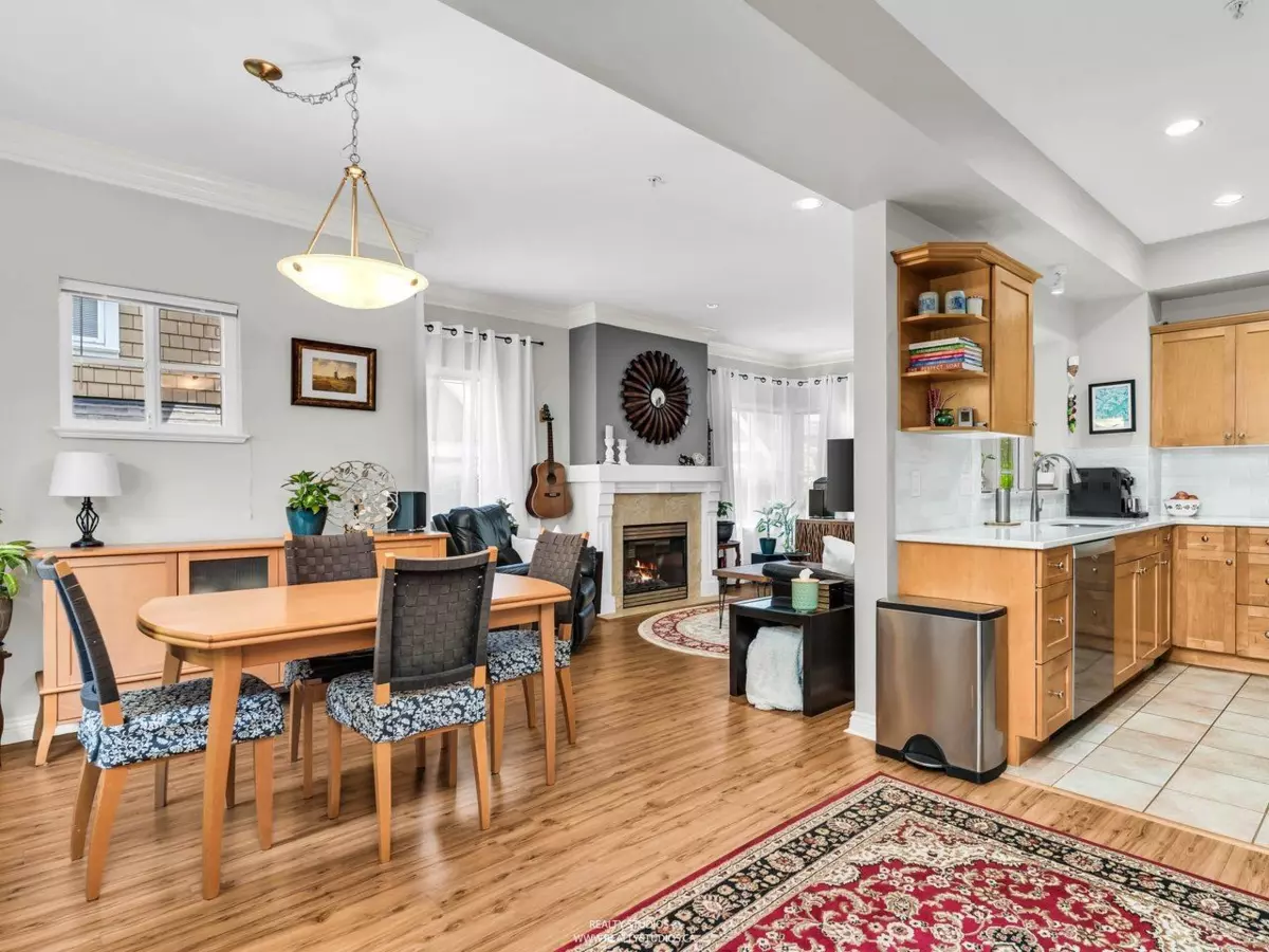 Dining Area Photo of 32 2688 Mountain Highway, North Vancouver, BC