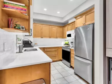 Kitchen Island Photo of 32 2688 Mountain Highway, North Vancouver, BC