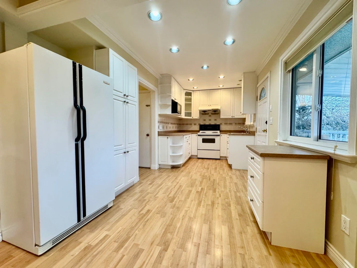 Dining Area Photo of 9525 Sullivan Street, Burnaby, BC