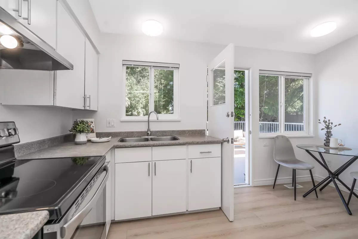 Living Room Photo of 11291 Regal Drive, Surrey, BC