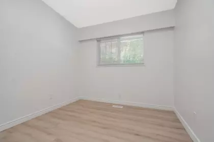 Basement Recreation Room Photo of 11291 Regal Drive, Surrey, BC