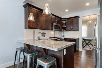 Kitchen Island Photo of 6 35298 Marshall Road, Abbotsford, BC