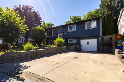 Garage Interior Photo of 27582 31b Avenue, Langley, BC