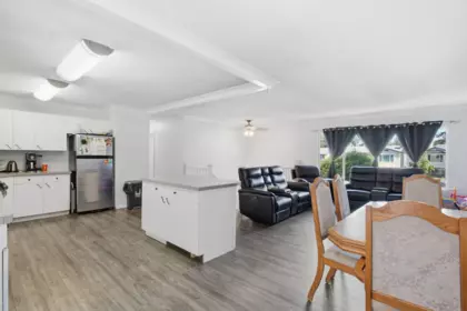Laundry Room Photo of 27582 31b Avenue, Langley, BC