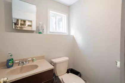 Primary Bathroom Photo of 27582 31b Avenue, Langley, BC
