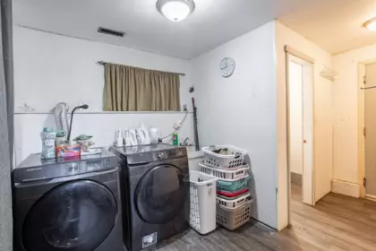 Walk-In Closet Photo of 27582 31b Avenue, Langley, BC