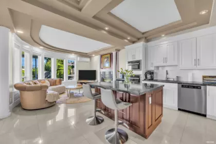 Breakfast Nook Photo of 7173 Ridgeview Drive, Burnaby, BC