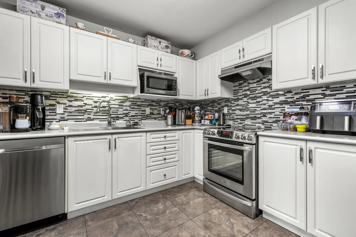 Family Room Photo of 313 45520 Knight Road, Chilliwack, BC
