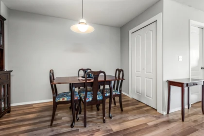 Breakfast Nook Photo of 313 45520 Knight Road, Chilliwack, BC