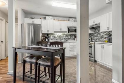 Kitchen Island Photo of 313 45520 Knight Road, Chilliwack, BC