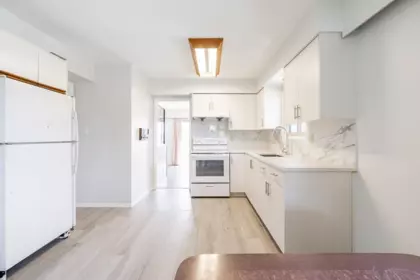 Entry Foyer Photo of 5089 Inman Avenue, Burnaby, BC