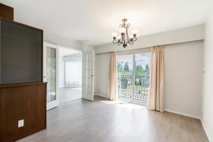 Garden / Landscaping Photo of 5089 Inman Avenue, Burnaby, BC
