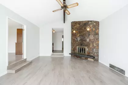 Hot Tub / Spa Photo of 5089 Inman Avenue, Burnaby, BC