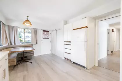 Mudroom Photo of 5089 Inman Avenue, Burnaby, BC