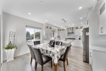 Kitchen Photo of 8561 Forest Gate Drive, Chilliwack, BC