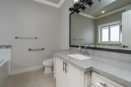 Entry Foyer Photo of 33802 Kettley Place, Mission, BC