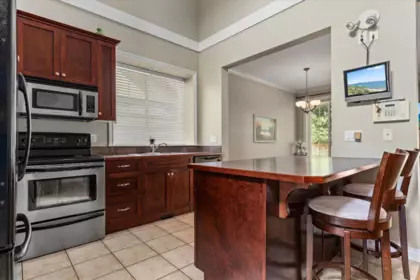 Kitchen Island Photo of 35 45545 Tamihi Way, Chilliwack, BC
