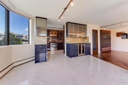 Hallway Photo of 306 2445 W 3rd Avenue, Vancouver, BC