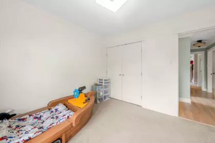 Hallway Photo of 1276 Kent Street, White Rock, BC