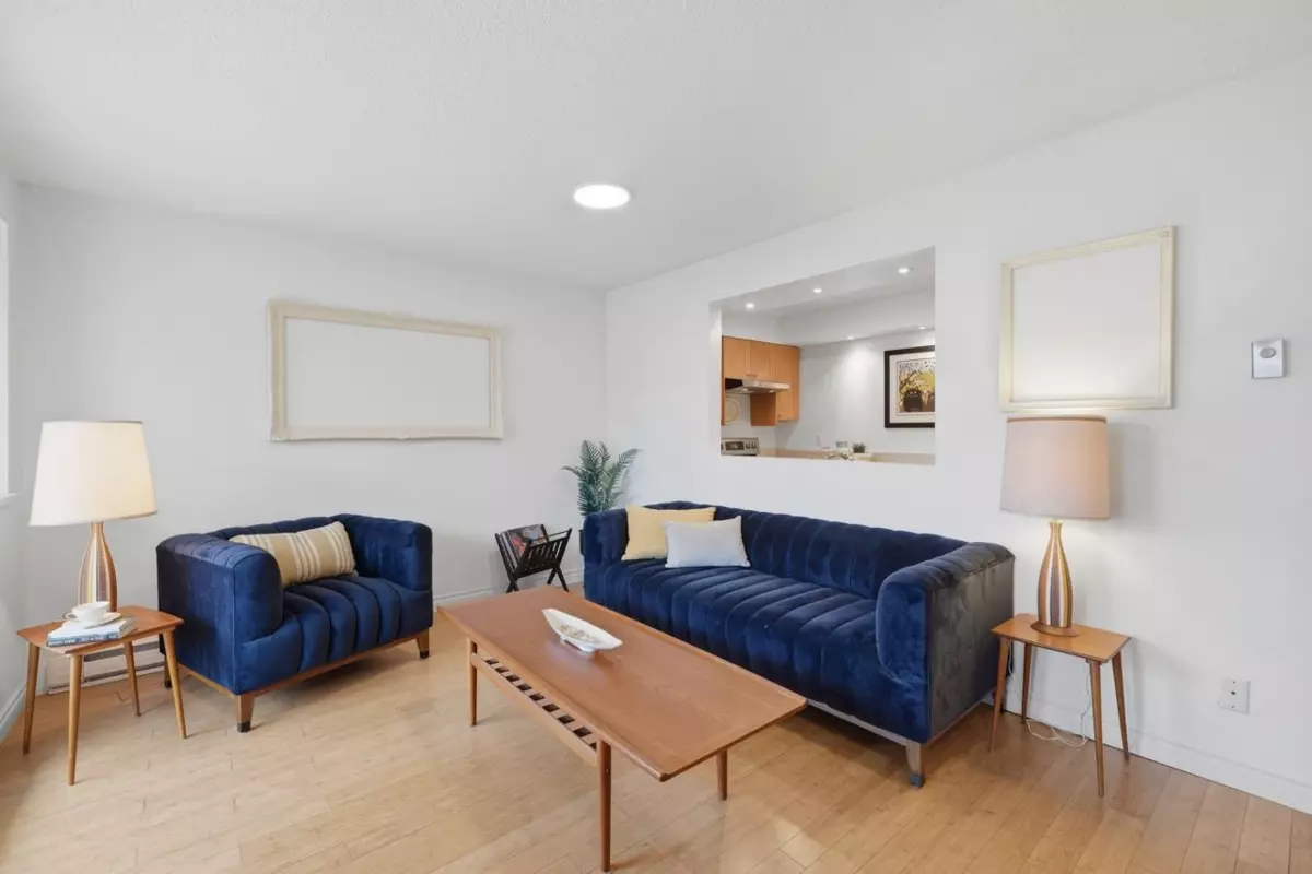 Family Room Photo of 12 1949 W 8th Avenue, Vancouver, BC