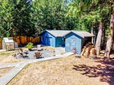 Backyard Photo of 4746 Bosun Way, Pender Island, BC