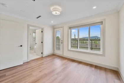 Entry Foyer Photo of 3179 E 16th Avenue, Vancouver, BC